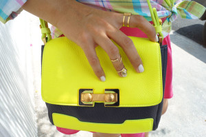 paloma-marum-fashion-blogger-short-skirt-in-one-bag
