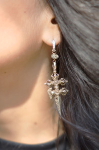 paloma-marum-fashion-blogger-sequin-sweatshirt-earrings-1