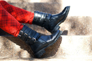 paloma-marum-fashoion-blogger-sequin-sweatshirt-&-plaid-jeggings-shoes