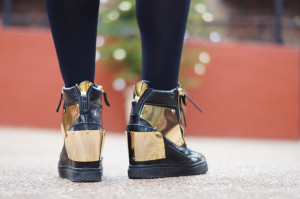 paloma-marum-fashion-blogger-metalic-gold-black-sneakers-2-